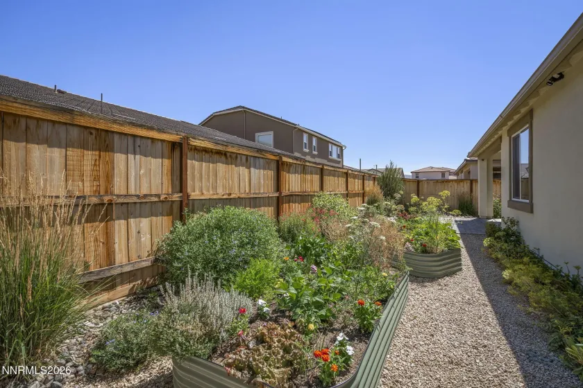 1272 Alfalfa, Sparks, Nevada 89436, 4 Bedrooms Bedrooms, ,3 BathroomsBathrooms,Residential,Residential,Alfalfa,0,260008748