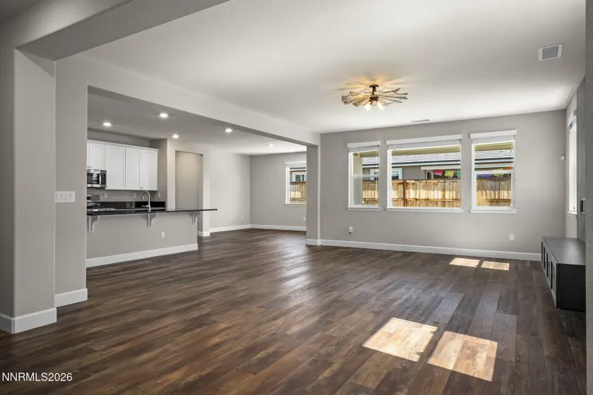 1272 Alfalfa, Sparks, Nevada 89436, 4 Bedrooms Bedrooms, ,3 BathroomsBathrooms,Residential,Residential,Alfalfa,0,260008748