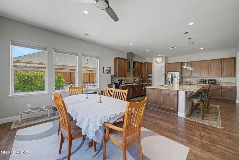 11562 Hacienda Ridge, Sparks, Nevada 89441, 3 Bedrooms Bedrooms, ,3 BathroomsBathrooms,Residential,Residential,Hacienda Ridge,0,260008733