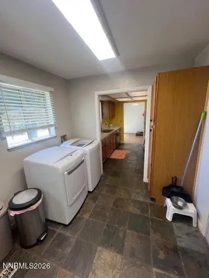 880 Pennsylvania, Reno, Nevada 89503, 3 Bedrooms Bedrooms, ,2 BathroomsBathrooms,Residential,Residential,Pennsylvania,0,260008736