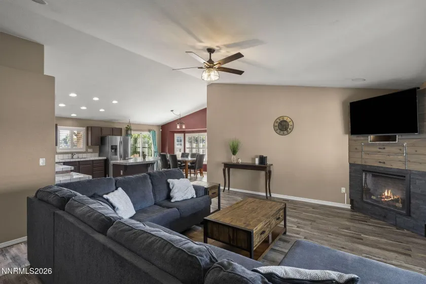1407 Talking Sparrow, Sparks, Nevada 89441, 3 Bedrooms Bedrooms, ,2 BathroomsBathrooms,Residential,Residential,Talking Sparrow,0,260008738
