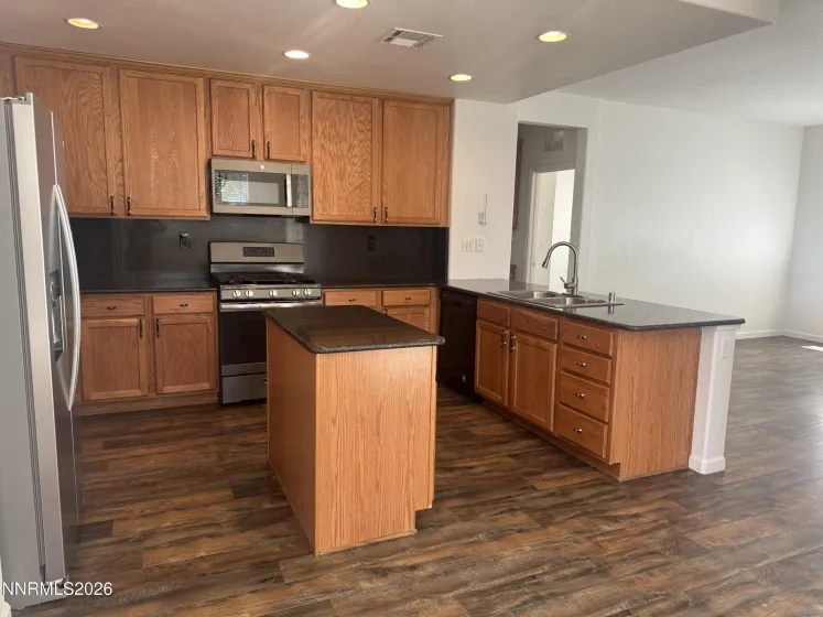 3757 Deutz, Sparks, Nevada 89436, 5 Bedrooms Bedrooms, ,3 BathroomsBathrooms,Residential,Residential,Deutz,0,260008752