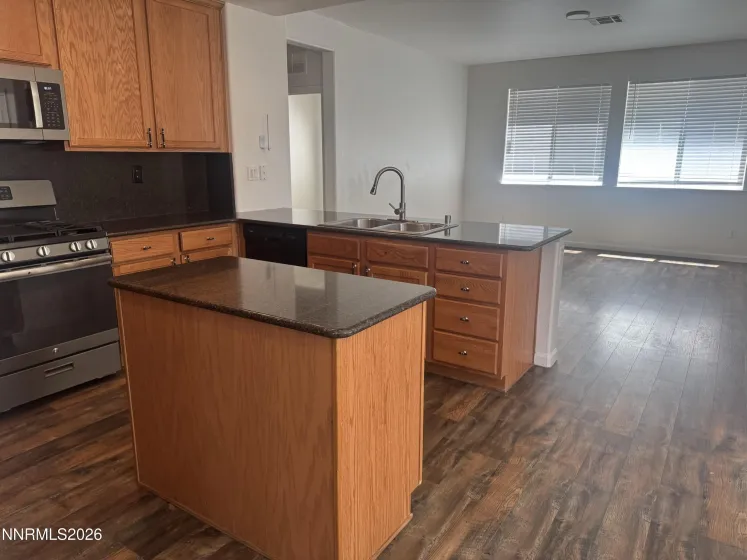 3757 Deutz, Sparks, Nevada 89436, 5 Bedrooms Bedrooms, ,3 BathroomsBathrooms,Residential,Residential,Deutz,0,260008752