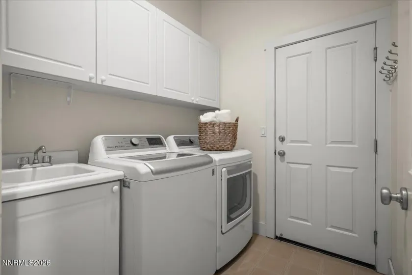 5020 Fall Colors, Reno, Nevada 89519, 3 Bedrooms Bedrooms, ,2 BathroomsBathrooms,Residential,Residential,Fall Colors,0,260008753