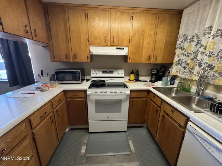 1332 Toiyabe, Gardnerville, Nevada 89410, 4 Bedrooms Bedrooms, ,2 BathroomsBathrooms,Residential,Residential,Toiyabe,0,260008760