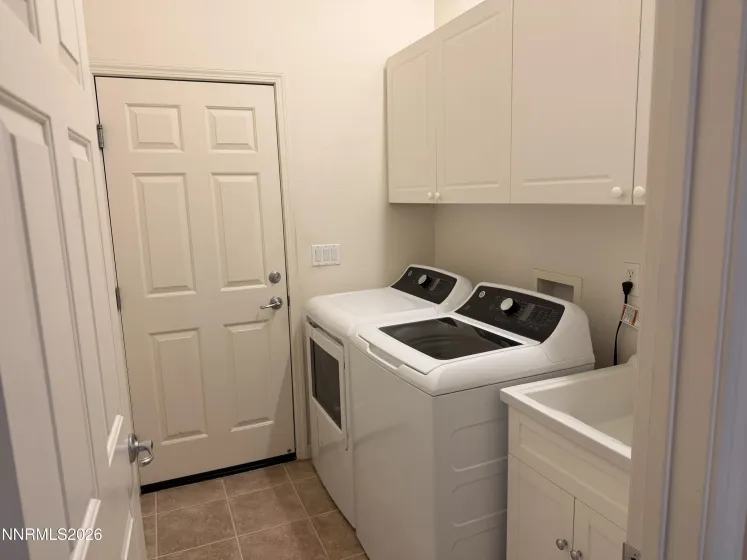 7576 Ulysses, Sparks, Nevada 89436, 4 Bedrooms Bedrooms, ,2 BathroomsBathrooms,Residential,Residential,Ulysses,0,260008773