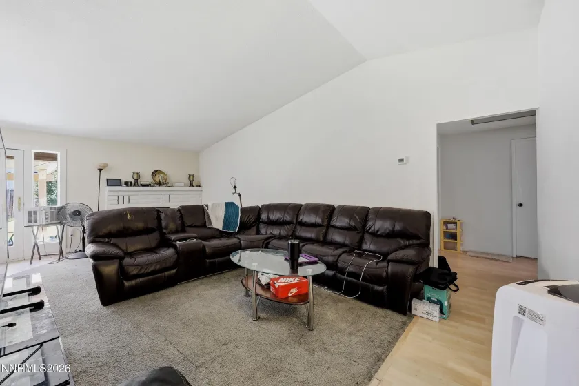 3033 Springland, Sparks, Nevada 89434, 3 Bedrooms Bedrooms, ,2 BathroomsBathrooms,Residential,Residential,Springland,0,260008776