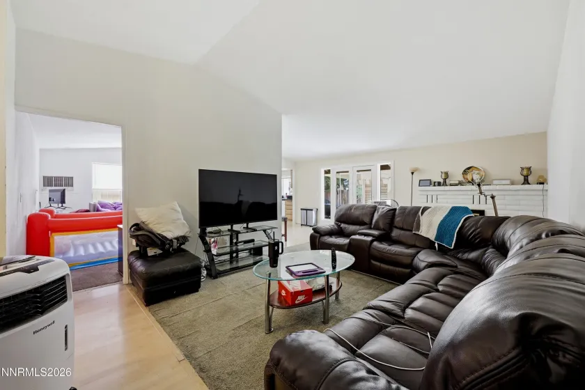 3033 Springland, Sparks, Nevada 89434, 3 Bedrooms Bedrooms, ,2 BathroomsBathrooms,Residential,Residential,Springland,0,260008776