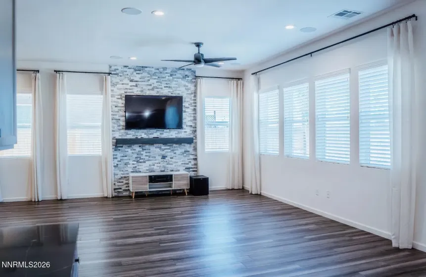 7729 Navasota, Sparks, Nevada 89436, 4 Bedrooms Bedrooms, ,3 BathroomsBathrooms,Residential,Residential,Navasota,0,260008781
