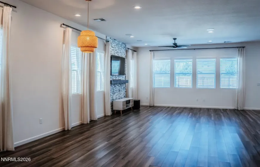 7729 Navasota, Sparks, Nevada 89436, 4 Bedrooms Bedrooms, ,3 BathroomsBathrooms,Residential,Residential,Navasota,0,260008781