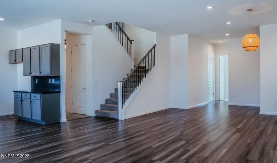 7729 Navasota, Sparks, Nevada 89436, 4 Bedrooms Bedrooms, ,3 BathroomsBathrooms,Residential,Residential,Navasota,0,260008781