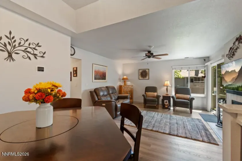 3199 Oakshire, Reno, Nevada 89509, 2 Bedrooms Bedrooms, ,2 BathroomsBathrooms,Residential,Residential,Oakshire,0,260008807