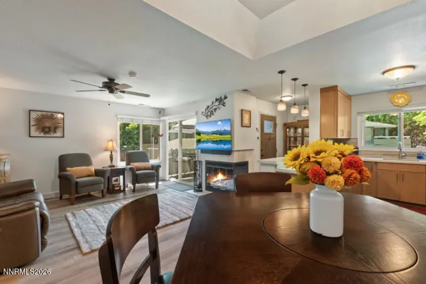 3199 Oakshire, Reno, Nevada 89509, 2 Bedrooms Bedrooms, ,2 BathroomsBathrooms,Residential,Residential,Oakshire,0,260008807