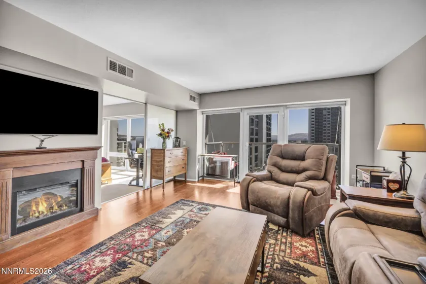 255 Sierra, Reno, Nevada 89501, 1 Bedroom Bedrooms, ,1 BathroomBathrooms,Residential,Residential,Sierra,0,260008819