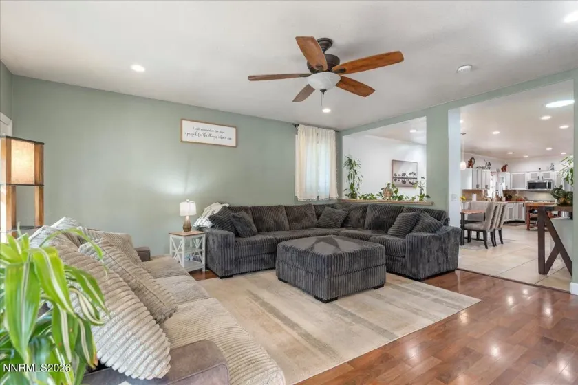 7931 Zinfandel, Reno, Nevada 89506, 4 Bedrooms Bedrooms, ,2 BathroomsBathrooms,Residential,Residential,Zinfandel,0,260008822