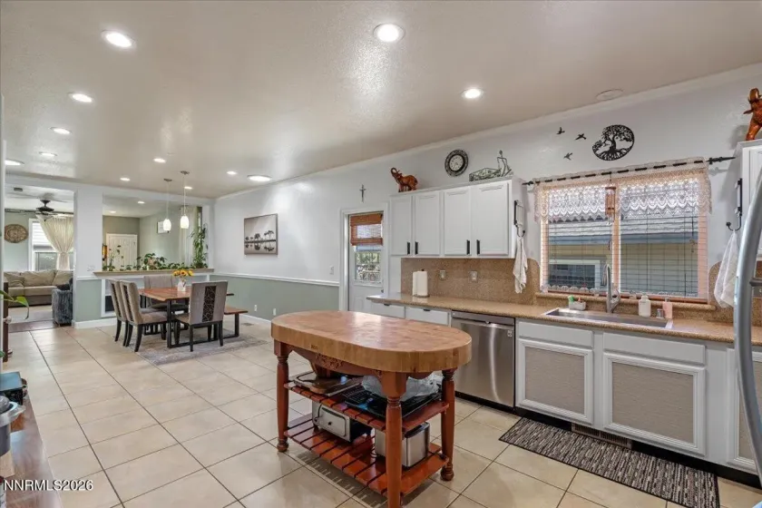 7931 Zinfandel, Reno, Nevada 89506, 4 Bedrooms Bedrooms, ,2 BathroomsBathrooms,Residential,Residential,Zinfandel,0,260008822