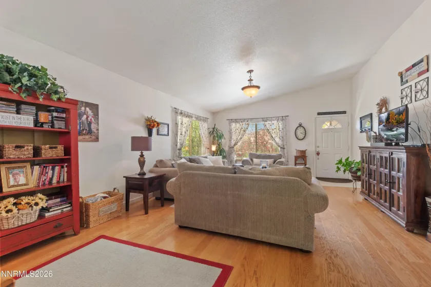 17620 Yearling, Reno, Nevada 89508, 4 Bedrooms Bedrooms, ,3 BathroomsBathrooms,Residential,Residential,Yearling,0,260008841