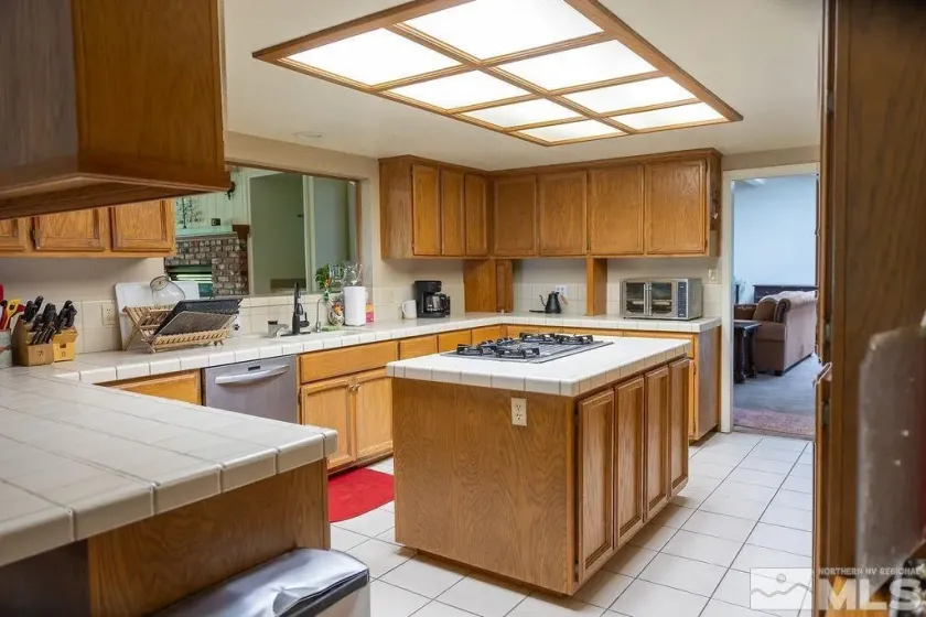 2285 Hedgewood, Reno, Nevada 89509, 3 Bedrooms Bedrooms, ,3 BathroomsBathrooms,Residential,Residential,Hedgewood,0,260008846