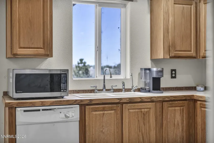 2210 Fox, Silver Springs, Nevada 89429, 3 Bedrooms Bedrooms, ,2 BathroomsBathrooms,Residential,Residential,Fox,0,260008851