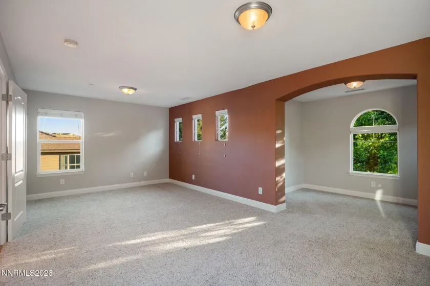 Office/extra room (not included in bedroom count)