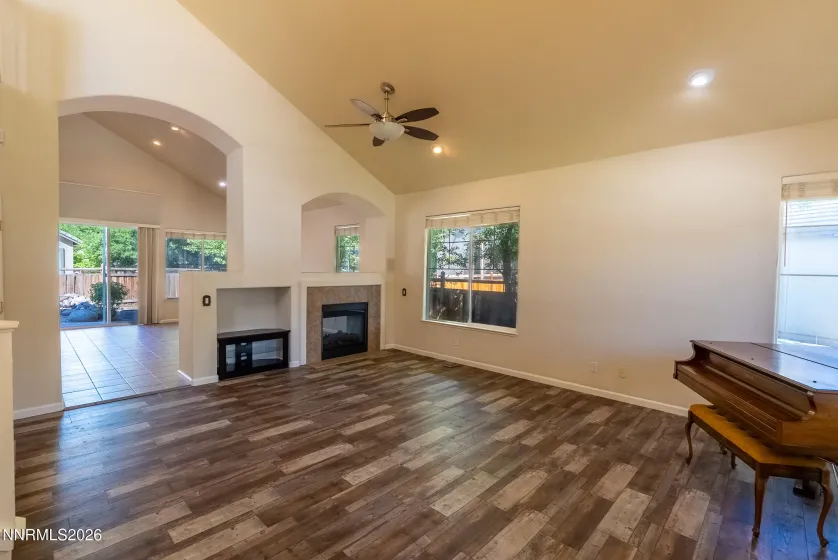 3241 Compase, Sparks, Nevada 89436, 4 Bedrooms Bedrooms, ,3 BathroomsBathrooms,Residential,Residential,Compase,0,260008877