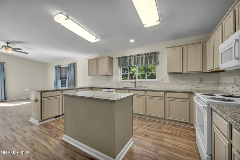 18124 Pasado, Reno, Nevada 89508, 3 Bedrooms Bedrooms, ,2 BathroomsBathrooms,Residential,Residential,Pasado,0,260008882