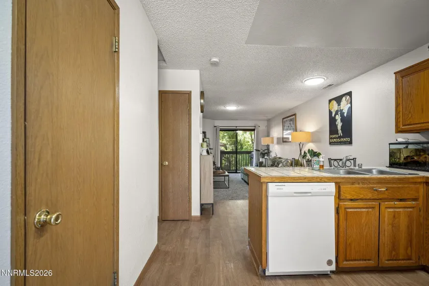 1466 Selmi, Reno, Nevada 89512, 2 Bedrooms Bedrooms, ,2 BathroomsBathrooms,Residential,Residential,Selmi,0,260008890