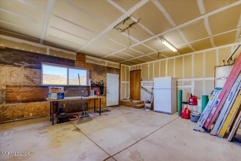Garage/Workshop