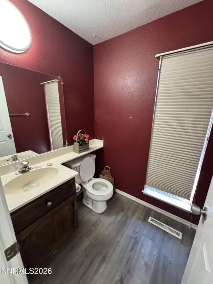 998 Edgecliff, Reno, Nevada 89523, 3 Bedrooms Bedrooms, ,3 BathroomsBathrooms,Residential,Residential,Edgecliff,0,260008895