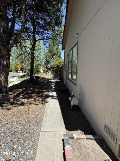 998 Edgecliff, Reno, Nevada 89523, 3 Bedrooms Bedrooms, ,3 BathroomsBathrooms,Residential,Residential,Edgecliff,0,260008895