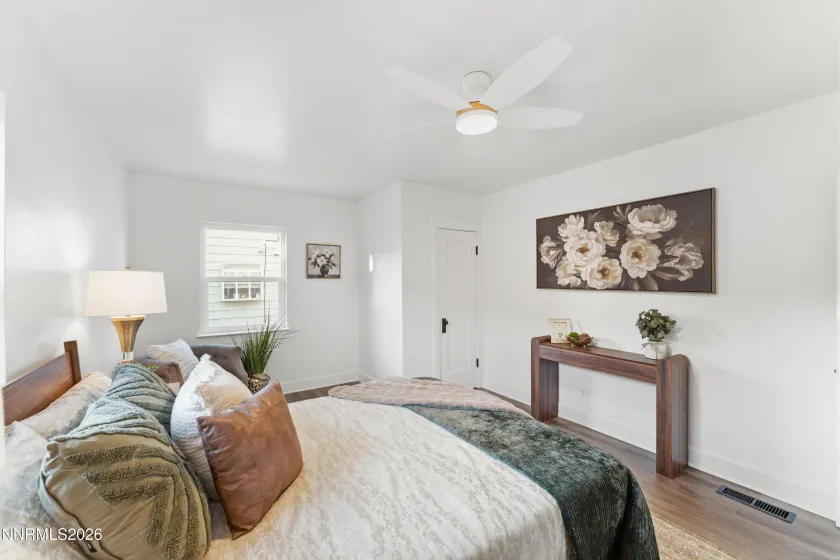 315 Crampton, Reno, Nevada 89502, 7 Bedrooms Bedrooms, ,6 BathroomsBathrooms,Residential Income,Residential,Crampton,0,260008898