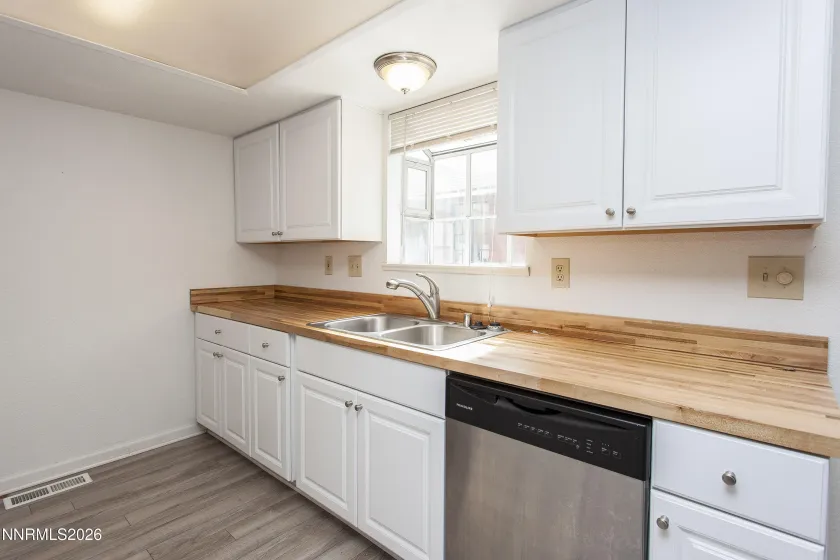 315 Crampton, Reno, Nevada 89502, 7 Bedrooms Bedrooms, ,6 BathroomsBathrooms,Residential Income,Residential,Crampton,0,260008898