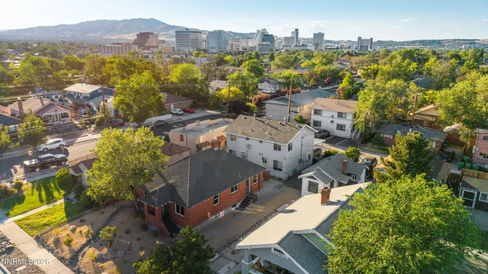 315 Crampton, Reno, Nevada 89502, 7 Bedrooms Bedrooms, ,6 BathroomsBathrooms,Residential Income,Residential,Crampton,0,260008898