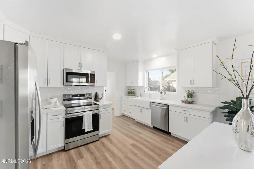 315 Crampton, Reno, Nevada 89502, 7 Bedrooms Bedrooms, ,6 BathroomsBathrooms,Residential Income,Residential,Crampton,0,260008898