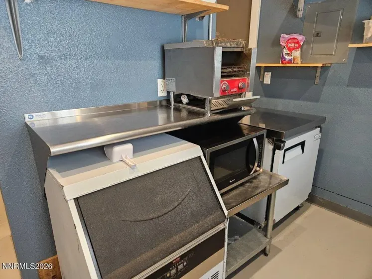 620 Sierra, Portola, California 96122, ,Commercial Sale,Residential,Sierra,0,260008910
