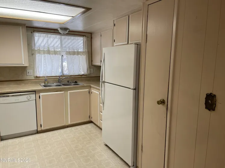 1236 Kingslane, Gardnerville, Nevada 89410, 2 Bedrooms Bedrooms, ,2 BathroomsBathrooms,Residential,Residential,Kingslane,0,260008913