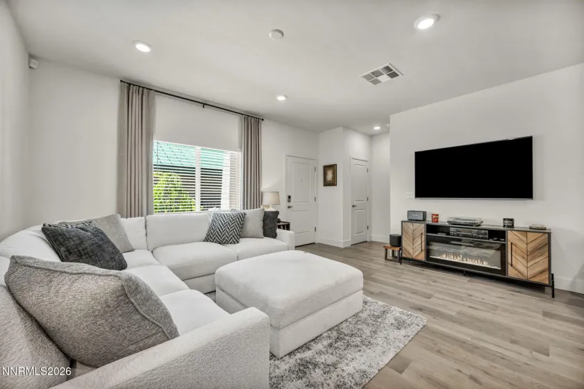 5882 Grand Row, Reno, Nevada 89523, 3 Bedrooms Bedrooms, ,3 BathroomsBathrooms,Residential,Residential,Grand Row,0,260008926