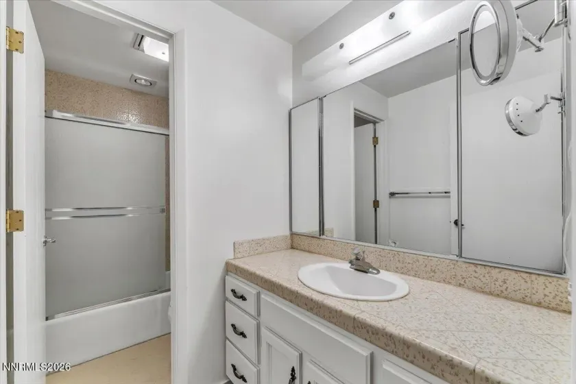 176 Lake Glen Dr, Carson City, Nevada 89703, 2 Bedrooms Bedrooms, ,2 BathroomsBathrooms,Residential,Residential,Lake Glen Dr,0,260008943