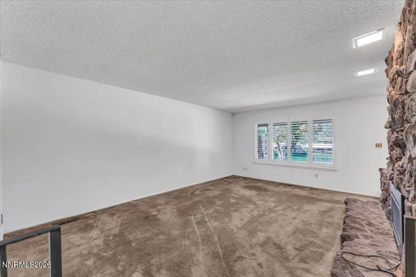 176 Lake Glen Dr, Carson City, Nevada 89703, 2 Bedrooms Bedrooms, ,2 BathroomsBathrooms,Residential,Residential,Lake Glen Dr,0,260008943