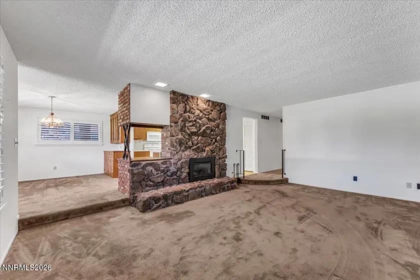 176 Lake Glen Dr, Carson City, Nevada 89703, 2 Bedrooms Bedrooms, ,2 BathroomsBathrooms,Residential,Residential,Lake Glen Dr,0,260008943