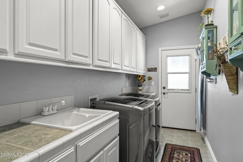 1064 Lucerne, Incline Village, Nevada 89451, 4 Bedrooms Bedrooms, ,3 BathroomsBathrooms,Residential,Residential,Lucerne,0,260008950