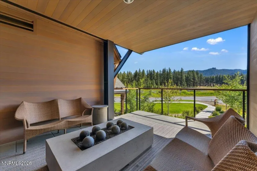 17 Beach Club, Stateline, Nevada 89449, 3 Bedrooms Bedrooms, ,3 BathroomsBathrooms,Residential,Residential,Beach Club,0,260008940