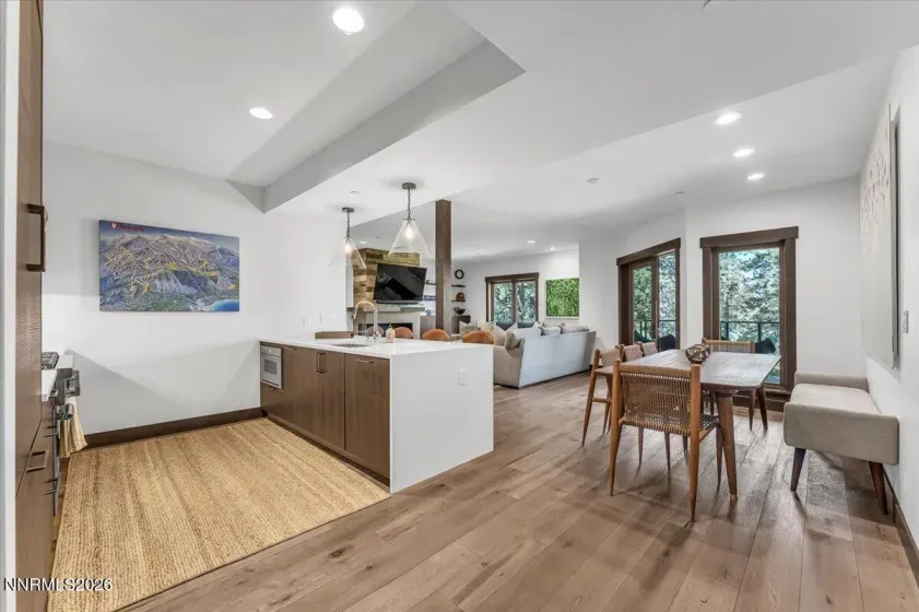 17 Beach Club, Stateline, Nevada 89449, 3 Bedrooms Bedrooms, ,3 BathroomsBathrooms,Residential,Residential,Beach Club,0,260008940