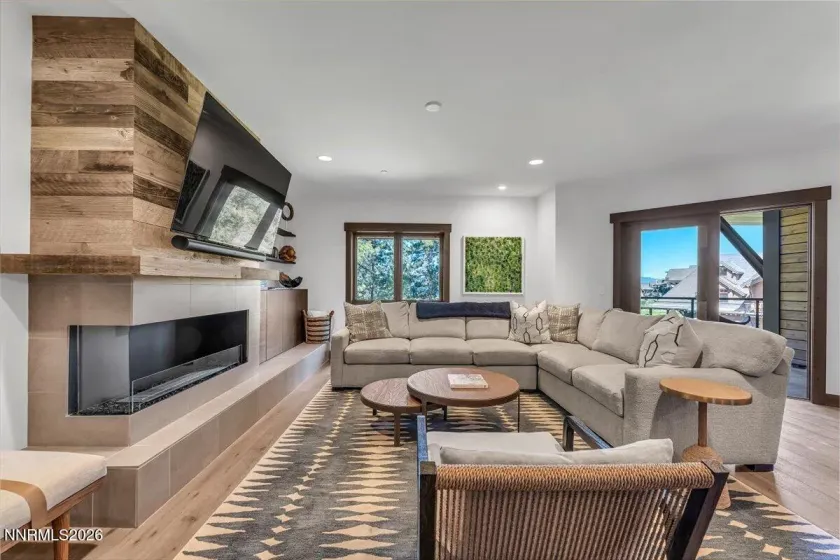 17 Beach Club, Stateline, Nevada 89449, 3 Bedrooms Bedrooms, ,3 BathroomsBathrooms,Residential,Residential,Beach Club,0,260008940