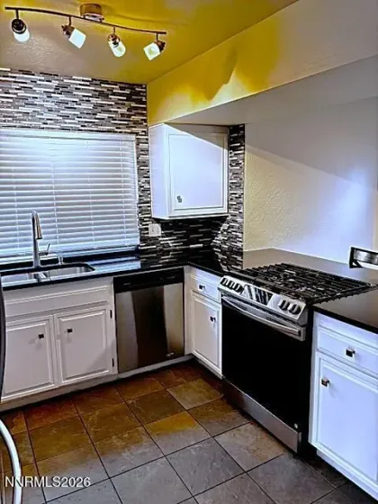 3903 Henry, Reno, Nevada 89509, 3 Bedrooms Bedrooms, ,3 BathroomsBathrooms,Residential,Residential,Henry,0,260008957