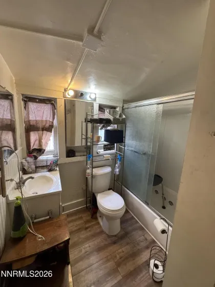 824 Rock, Sparks, Nevada 89431, 2 Bedrooms Bedrooms, ,1 BathroomBathrooms,Residential,Residential,Rock,0,260008963