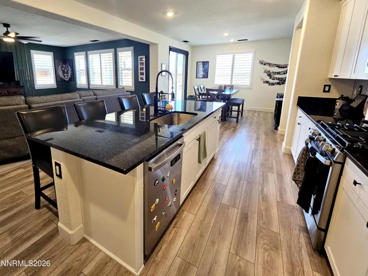 6388 Red Stable, Sparks, Nevada 89436, 4 Bedrooms Bedrooms, ,3 BathroomsBathrooms,Residential,Residential,Red Stable,0,260008985