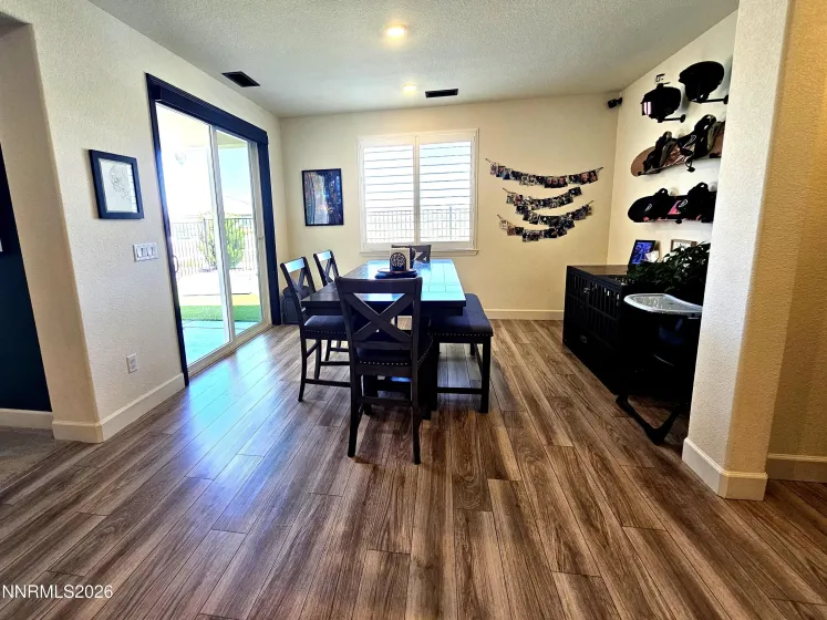 6388 Red Stable, Sparks, Nevada 89436, 4 Bedrooms Bedrooms, ,3 BathroomsBathrooms,Residential,Residential,Red Stable,0,260008985