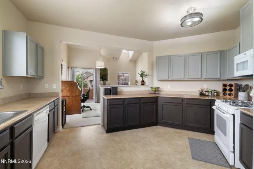 17000 Wedge, Reno, Nevada 89511, 3 Bedrooms Bedrooms, ,2 BathroomsBathrooms,Residential,Residential,Wedge,0,260008989