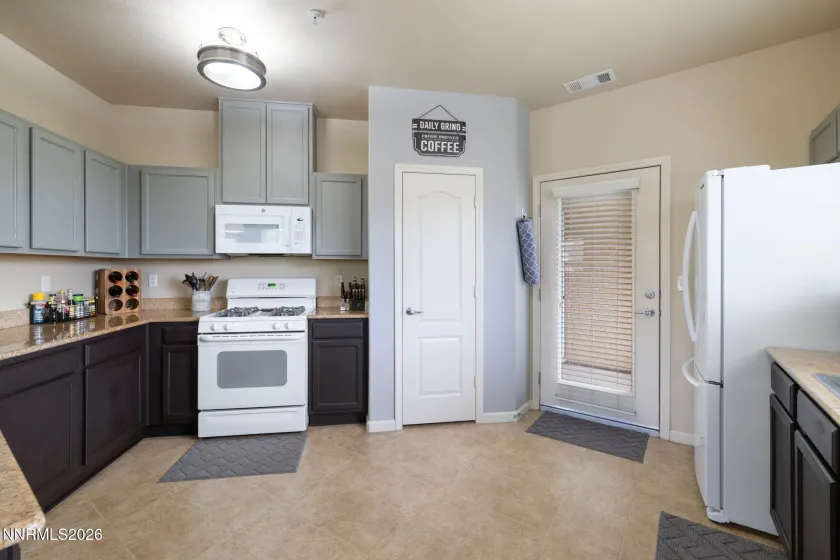 17000 Wedge, Reno, Nevada 89511, 3 Bedrooms Bedrooms, ,2 BathroomsBathrooms,Residential,Residential,Wedge,0,260008989
